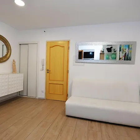 Апартаменты Oceanscape - 50 Meters From The Beach *
